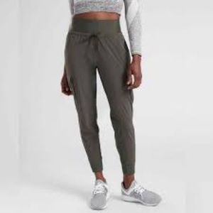 Athleta size 6 Sutton joggers